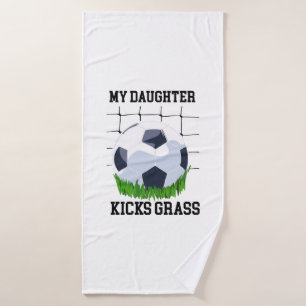 Soccer - Ma Fille Tire De L'Herbe