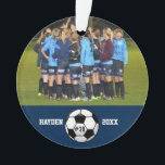 Soccer Photo Collage Nom de l'équipe Numéro d'équi<br><div class="desc">Ce montage photo personnalisé de football présente vos photos de football téléchargées, un ballon de football noir et blanc et le nom du joueur (ou de l'entraîneur), le nom et le numéro de l'équipe. Tout est défini sur un arrière - plan coloré qui peut être modifié pour correspondre aux couleurs...</div>