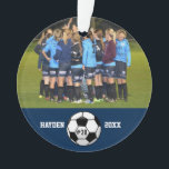 Soccer Photo Collage Nom de l'équipe Numéro d'équi<br><div class="desc">Ce montage photo personnalisé de football présente vos photos de football téléchargées, un ballon de football noir et blanc et le nom du joueur (ou de l'entraîneur), le nom et le numéro de l'équipe. Tout est défini sur un arrière - plan coloré qui peut être modifié pour correspondre aux couleurs...</div>