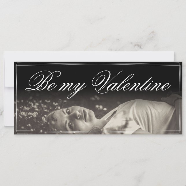 Sois ma Saint-Valentin - jeune femme allongée (Devant)