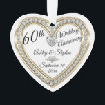 soixantième Souvenir de diamants d'anniversaire de<br><div class="desc">La conception élégante d'ornement de photo de souvenir d'anniversaire de mariage de diamants soixantième de faux (imprimé) des coeurs de vacances conçoit (des droites réservées). Des gisements de modèle sont donnés pour vous pour personnaliser avec vos noms, anniversaire et date. Des styles de police, les tailles et le positionnement peuvent...</div>