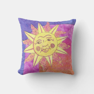 soleil souriant sur coussin violet