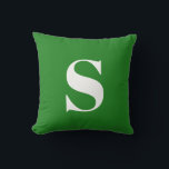 Solid vert initial Monogramme Coussin extérieur<br><div class="desc">Coussin extérieur Monogrammé initial vert solide. Coussin extérieure décorative avec une seule initiale. Personnalisez rapidement et facilement.</div>
