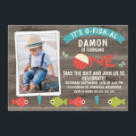 Son Ofish-al Ou Sa Pêche Invitation D'Anniversaire<br><div class="desc">C'est une invitation à l'anniversaire de la photo o-fish-al avec un arrière - plan en bois. C'est une jolie invitation à envoyer les invités de votre petit garçon à sa fête. Le design présente quelques poissons rouges et verts ainsi qu'un bobber de pêche sur une image arrière - plan de...</div>