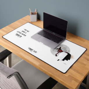 Sorcière Tipsy Sur Le Tapis De Bureau Volant