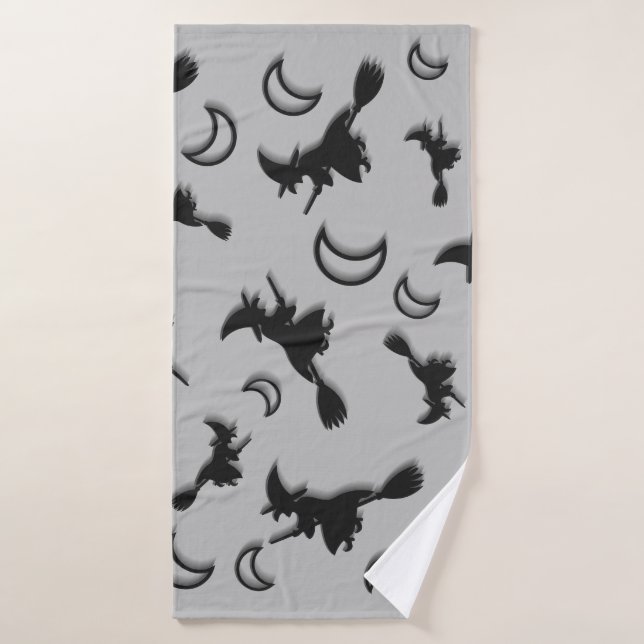 Sorcière volante entre la moitié de la lune à Hall (Serviette de bain)