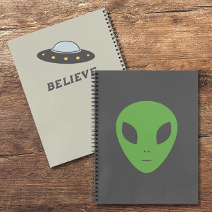 Soucoupe volante et Carnet Alien vert