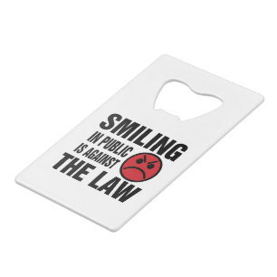 Sourire en public est contre la loi