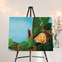 Souris brumeux mangeant de la noisette