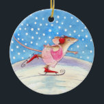 Souris de patinage ornement de Noël ou d'hiver<br><div class="desc">Cette mignonne souris de patinage sera heureuse d'orner votre arbre de Noël,  mais vous pourriez juste vouloir la garder en exposition tout l'hiver. Correspondant cartes de voeux,  autocollants et autres objets avec cette image également disponible dans mon magasin Zazzle.</div>