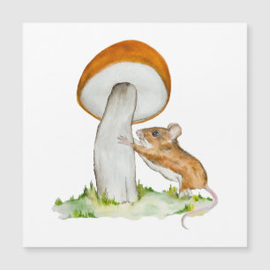 Souris drôle avec champignon sauvage