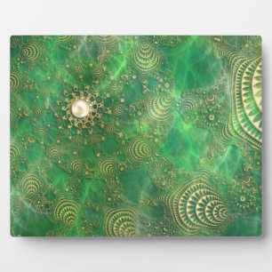 Sous la plaque photographique de la mer d'Émeraude