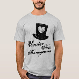 Sous le nouveau T-shirt de manament pour juste