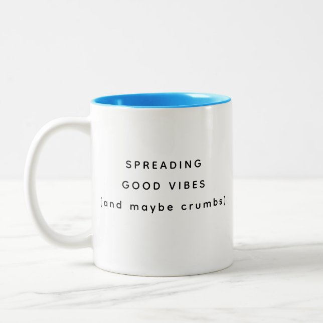 Spreading Good Vibes Happy Humorous Coworker Mug (Gauche)