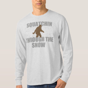 Squatchin par le T-shirt de neige