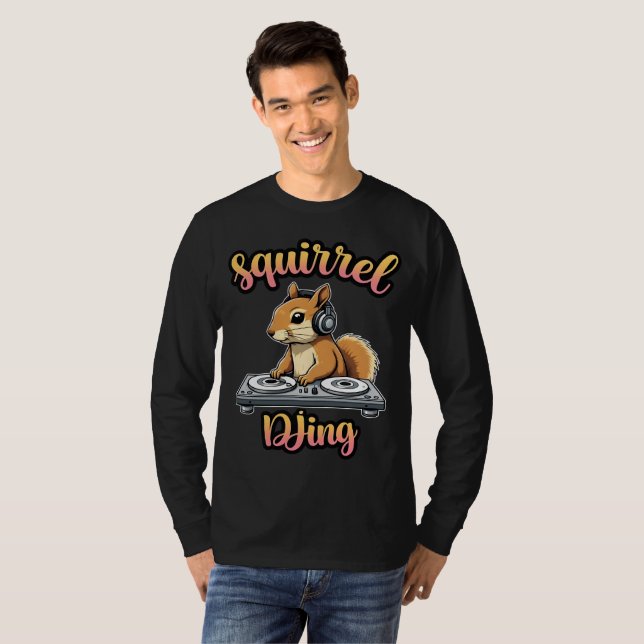 Squirrel DJ Party Vibes Funny Retro DJ T-Shirt (Devant entier)