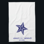 Starfish Tea Towel, Serviette de cuisine pour cade<br><div class="desc">Cette serviette de cuisine personnalisée et sucrée est parfaite pour un cadeau mariage ou un cadeau de ménage.</div>