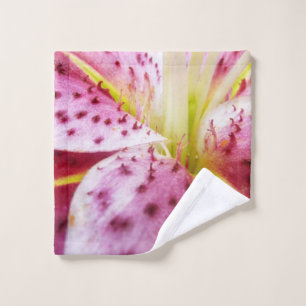 Stargazer Lily brillant Magenta Floral