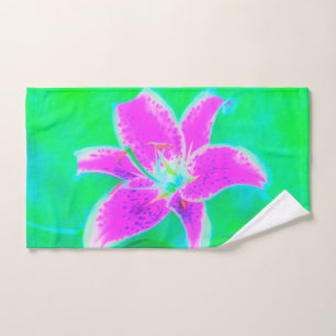 Stargazer rose chaud Lily sur Turquoise et vert