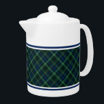 Stewart Clan Chasse Tartan Vert et bleu Plaid<br><div class="desc">Teapot avec un motif écossais vert,  bleu foncé,  rouge,  jaune et noir. Le tartan traditionnel de la famille Clan Stewart,  y compris le sept Spruill. Choisissez entre deux tailles. Des tasses et des tasses assorties sont disponibles.</div>