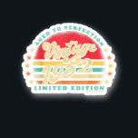 Sticker 1952 70Th Birthday Retro Sun Top Aged To P<br><div class="desc">Vintage 1952 70E Anniversaire Retro Soleil Top Âgé À Perfection</div>