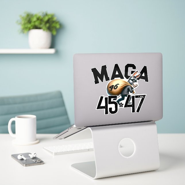 Sticker 45 | 46 VOLÉS | 47 Trump 2024 (Ordinateur portable sur le bureau)