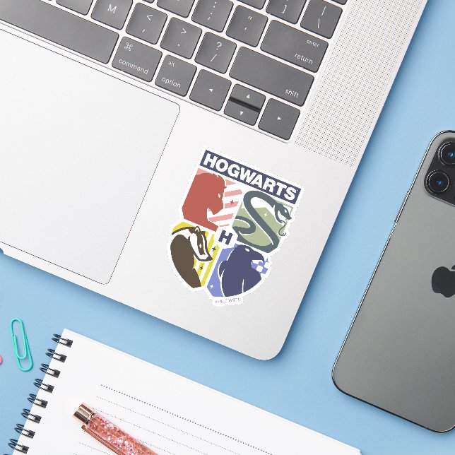 Sticker Blason timbré vintage HOGWARTS™ (Ordinateur portable avec iPhone)