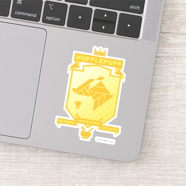 Sticker Brutalist HUFFLEPUFF™ Crest (Détail)