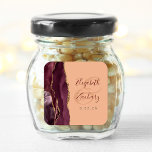 Sticker Carré Agate Geode Script Burgundy Gold Peach Mariage<br><div class="desc">Cet élégant autocollant mariage moderne présente une aquarelle bordeaux design géode d'aquarelle ornée d'une parties scintillant en faux or. Customisez facilement le texte en gris bordeaux et fusain sur un arrière - plan de pêche, avec les noms de la mariée et du marié dans la calligraphie manuscrite sur une grande...</div>