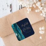Sticker Carré Agate Géode Script Turquoise Gold Marine Blue Mari<br><div class="desc">Cet élégant autocollant mariage moderne présente un design turquoise d'aquarelle bleu géode avec une parties scintillant en faux or. Customisez facilement le texte de couleur or sur un arrière - plan bleu marine,  avec les noms de la mariée et du marié en calligraphie manuscrite sur une grande esperluette.</div>