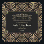 Sticker Carré Art Déco Black Gatsby Mariage des années 1920<br><div class="desc">Déco Art déco glamour Grande décoration de style Gatsby. Il présente un style Art déco,  une fausse feuille d'or et des ornements,  sur un arrière - plan noir. Utilisez l'outil Personnaliser pour ajouter vos informations. Pour les articles correspondants,  veuillez visiter mon Art Déco Black/White Gatsby 1920s Style Collection.</div>