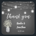 Sticker Carré Baby's Breath Chalkboard Gris & String Lights Merc<br><div class="desc">Faites vos invitations ou des notes de remerciement pop avec ce Baby's Breath,  Grey Chalkboard,  & Mason Jar String Lights merci autocollant.</div>