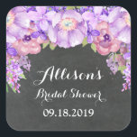 Sticker Carré Balise Chalkboard Purple Floral Fête des mariées F<br><div class="desc">Fête des mariées préférez les étiquettes autocollants dans motif rustique de tableau de bord avec des fleurs sauvages d'aquarelle vintage violet. Une belle façon de décorer les faveurs wedding showers.</div>