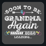 Sticker Carré Bientôt être grand-mère à nouveau 2024 Chargement<br><div class="desc">Bientôt être grand-mère de nouveau 2024 Chargement promu à grand-mère Funny Crew Graphic design Cadeau Carré Stickers Collection classique.</div>