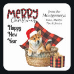 Sticker Carré Buffalo Plaid Shiba Inu Puppy Christmas<br><div class="desc">Cet autocollant Holiday présente un adorable chiot Shiba Inu assis dans un panier en osier, portant un chapeau de Père Noël rouge et blanc. Derrière le chien se trouve un coussin en plaid de buffle, et un ensemble cadeau assorti est installé à côté du panier. Buffalo plaid typographie pair avec...</div>
