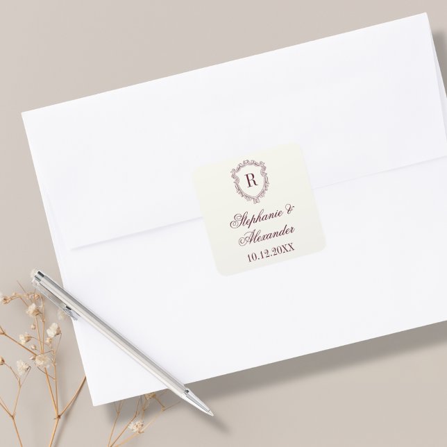 Sticker Carré Burgundy & Ivory Monogram Crest Old Money Wedding (Créateur téléchargé)