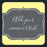 Sticker Carré Cadre Chalkboard moderne Personnalisé Jaune<br><div class="desc">Cadre central en damier moderne personnalisable sur arrière - plan jaune. Ajoutez votre propre message en caractères blancs modernes. Ces travaux sont très utiles pour les mariages informels,  les mariés et les baby showers,  ou même vos propres produits artisanaux.</div>