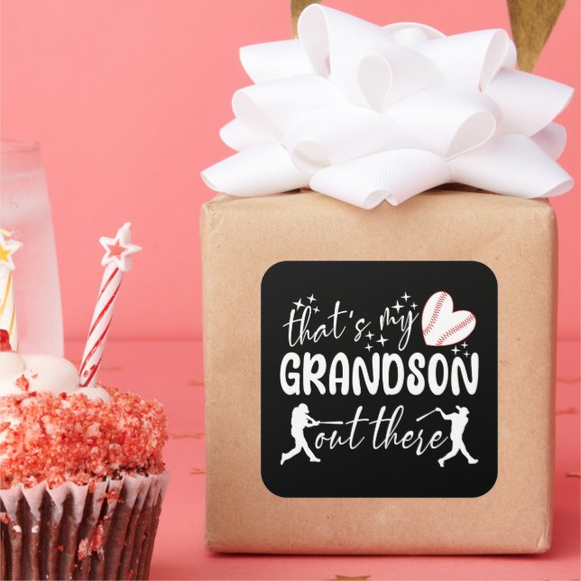 Sticker Carré C'est mon petit-fils là-bas, grand-mère drôle (Fête)