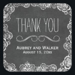Sticker Carré Dentelle Floral Chalkboard Mariage Favoriser Stick<br><div class="desc">Ces stickers de faveur de mariage jolies et élégantes ont une bordure en dentelle blanche sur un arrière - plan en faux noir avec les mots Merci. Personnalisez les noms de la mariée et du marié et la date du mariage pour les étiquettes de faveur personnalisés.</div>
