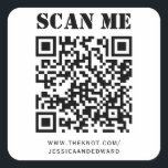 Sticker Carré Détails du mariage Code Qr personnalisé Noir minim<br><div class="desc">Conçu pour les couples qui apprécient la simplicité de l'esthétique moderne. L'utilisation d'un code QR permet à vos invités d'accéder à des informations détaillées sur votre mariage à leur convenance, tandis que le design noir et minimal ajoute une touche de classe.</div>