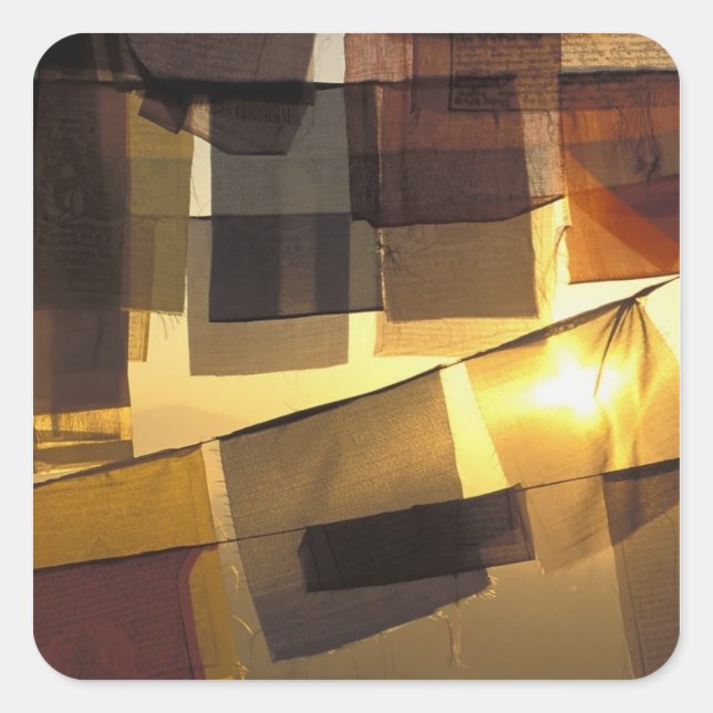 Sticker Carré drapeaux de prière bouddhiste au coucher du soleil (Devant)