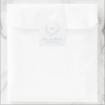 Sticker Carré Dusty Blue Wreath Monogramme Mariage élégant<br><div class="desc">Des autocollants élégants pour mariage avec un design propre et intemporel avec votre monogramme à l'intérieur d'une crête de couronne avec le message "amour et merci" et vos noms.</div>