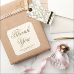 Sticker Carré Elégante crème et Merci d'or mariage Faveur<br><div class="desc">Un autocollant de la crème pour le mariage.</div>