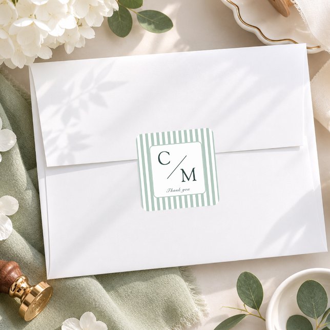 Sticker Carré Élégantes Rayures Vertes Monogramme Mariage  (Elegant Green Stripes Monogram Wedding Square Sticker)