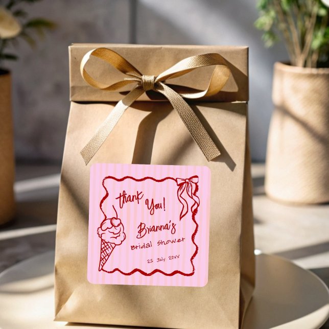 Sticker Carré Elle a été écumer glace favor de shower de mariage (She's been scooped up ice cream bridal shower personalized favor sticker)