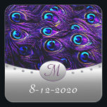 Sticker Carré Enveloppe Faire-part de mariage Peacock violet<br><div class="desc">Les Faire-part de mariage Envelope Peacock Violet, sont décorées dans de belles teintes de violet, d'aqua, de blues et d'argent. La moitié inférieure est schématisée en argent avec de minuscules accents de diamant imprimés. Chaque sceau comporte également un monogramme et une date que vous pouvez customiser la police, le dimensionnement...</div>