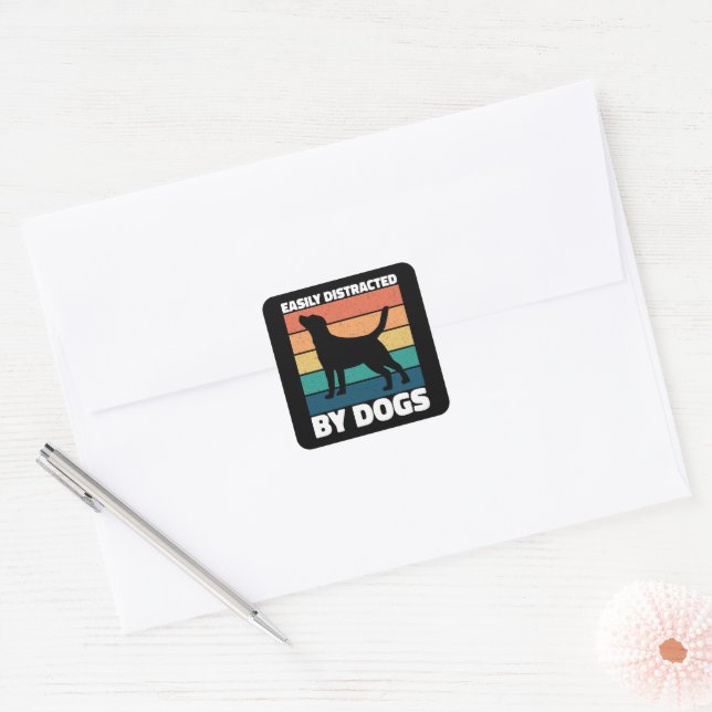 Sticker Carré Facilement Distrait Par Les Chiens De Mignons Amou (Enveloppe)