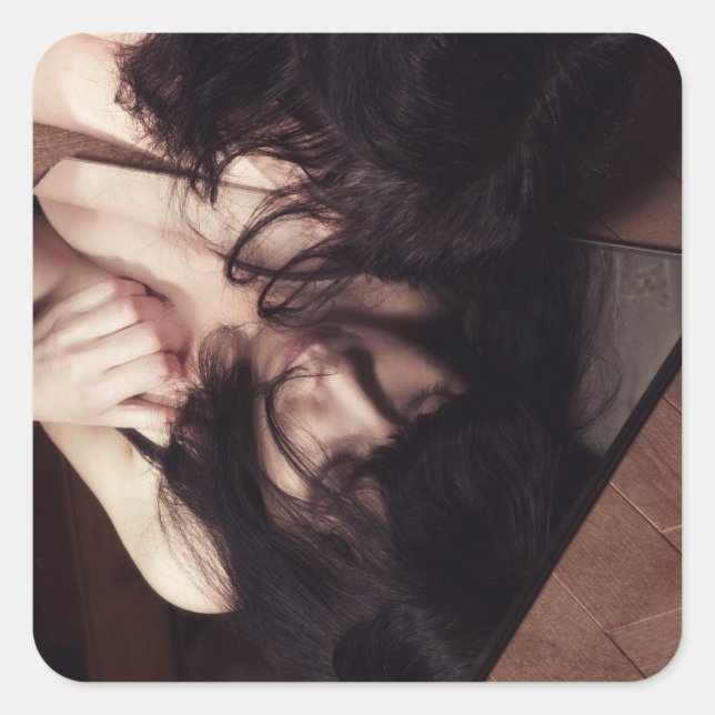 Sticker Carré Femme et miroir (Devant)