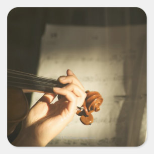 Sticker Carré Femme jouant le violon