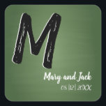 Sticker Carré Green Chalkboard Russe Old School Valeur budgétair<br><div class="desc">Découvrez ce design de tableau vert rustique Monogram 3d. Retro recherche Vintage pour votre mariage. Monogrammes,  texte et nom de mariée et de mariée sont faciles à changer selon vos besoins. Toutes les oeuvres et images ©nuptial. Visitez Nuptial Store pour bien plus</div>